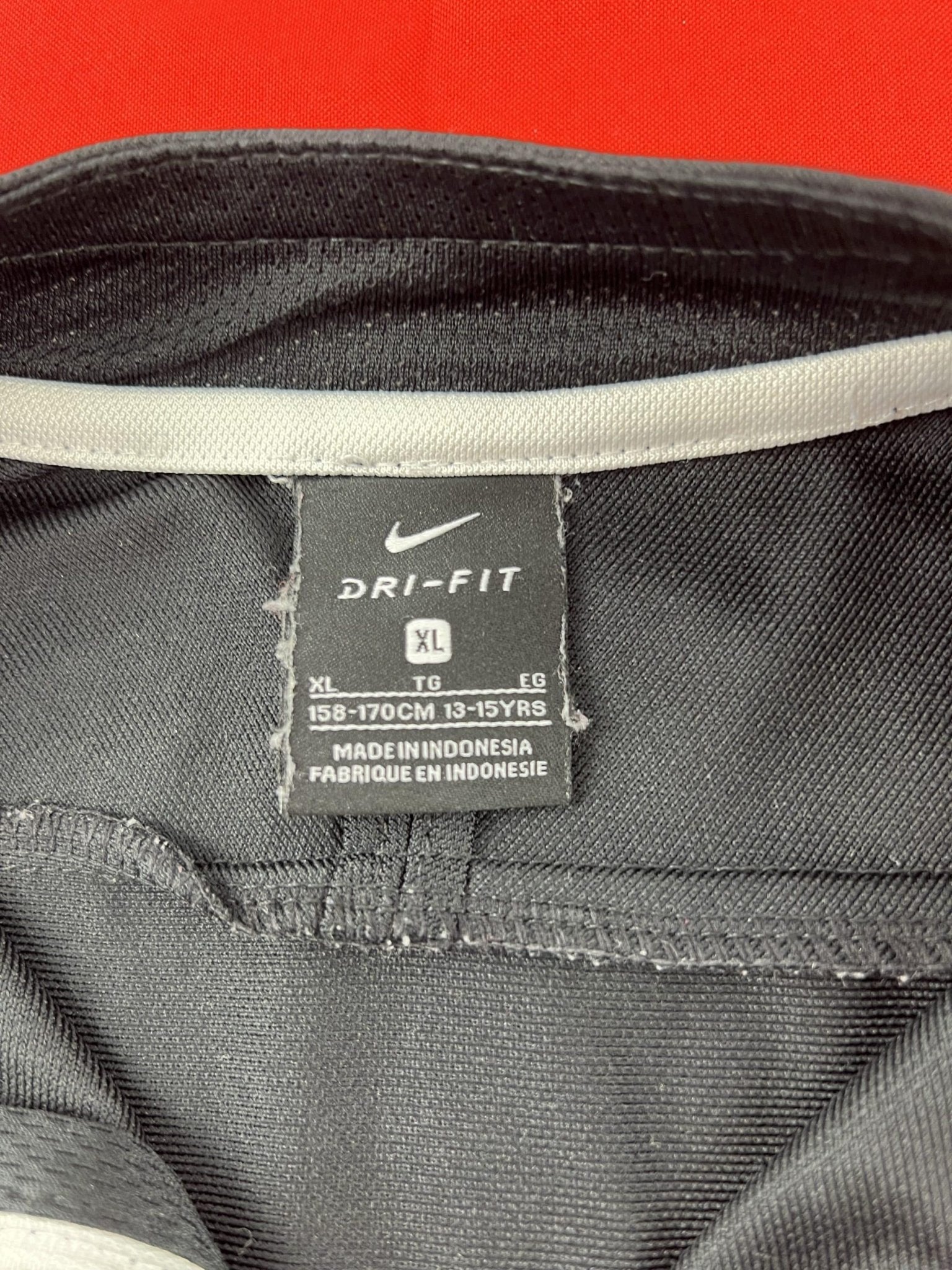 Nike Black Track Jacket Age 13 - 15 - kitround kitround product