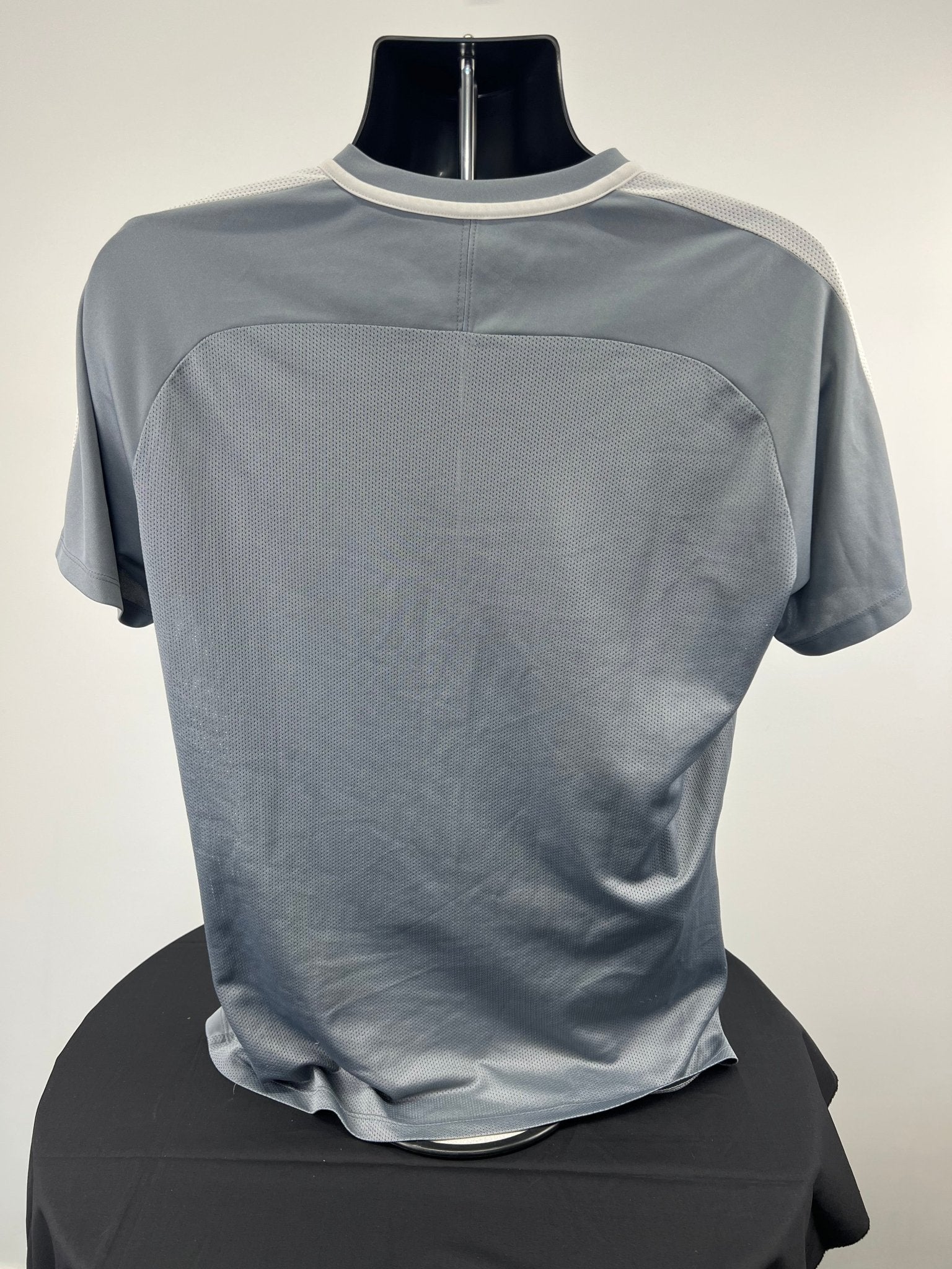 Back view of Nike Dri-FIT grey and white t-shirt size large