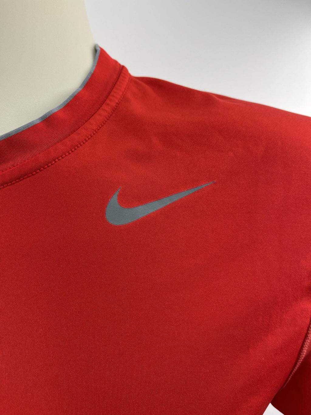 Nike Dri - FIT Red T-Shirt - kitround kitround product