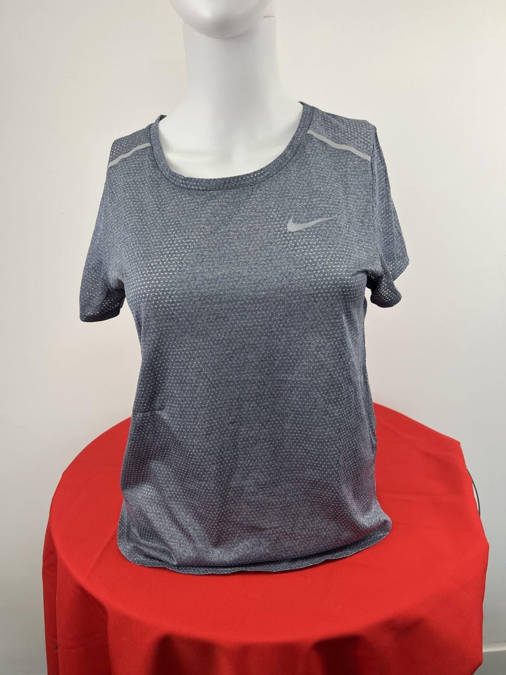 Nike Grey Athletic T-Shirt - kitround kitround product