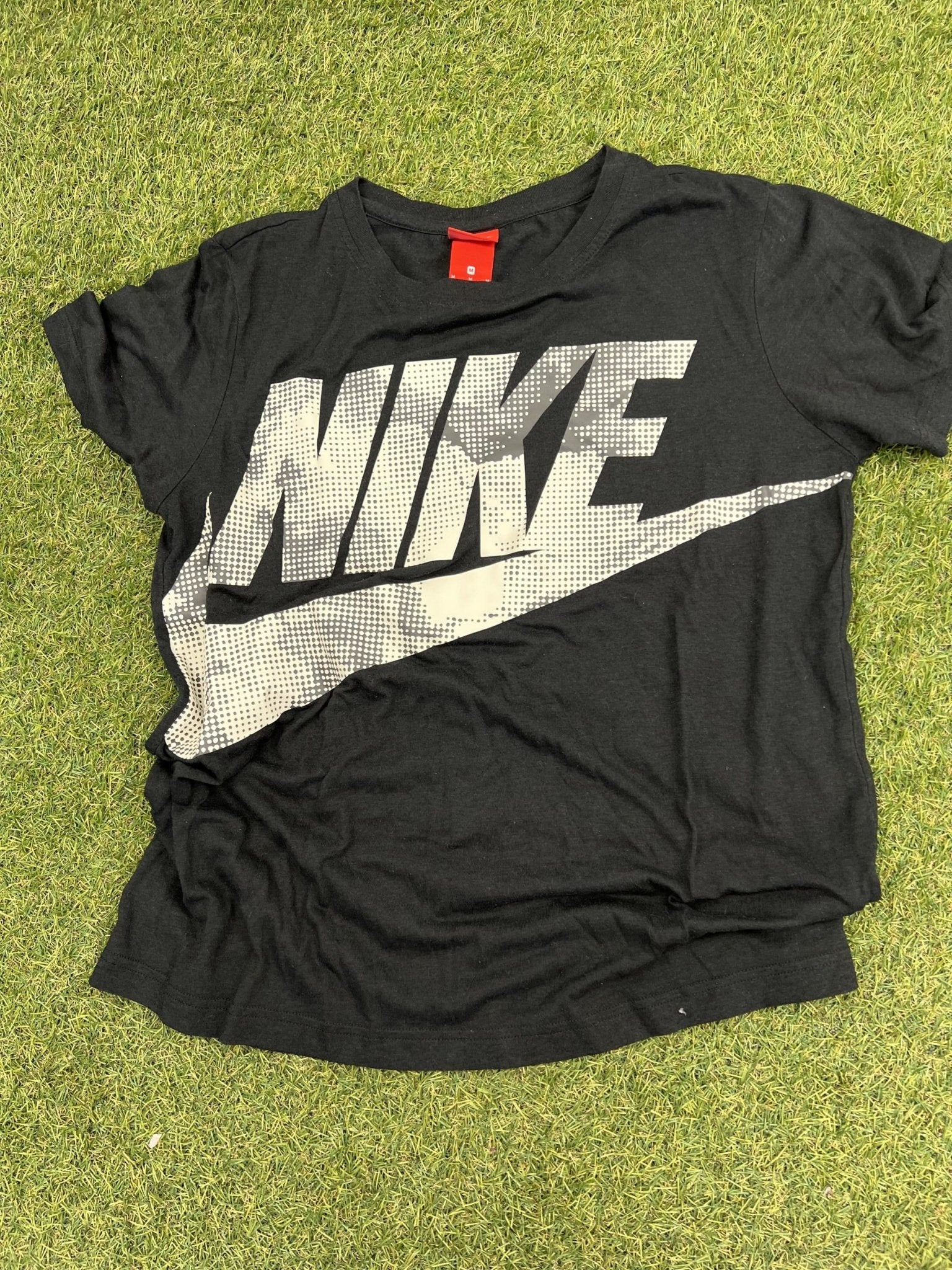 Nike Medium Black T-Shirt - kitround kitround product