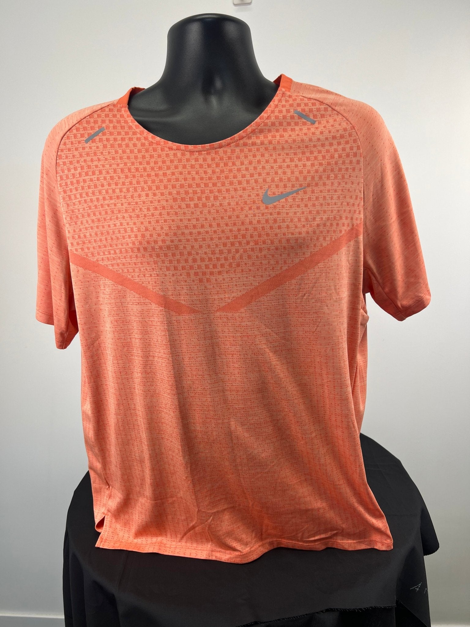 Nike Men's Dri - FIT ADV Orange Running T-Shirt - Size L - kitround Youth Sport Trust