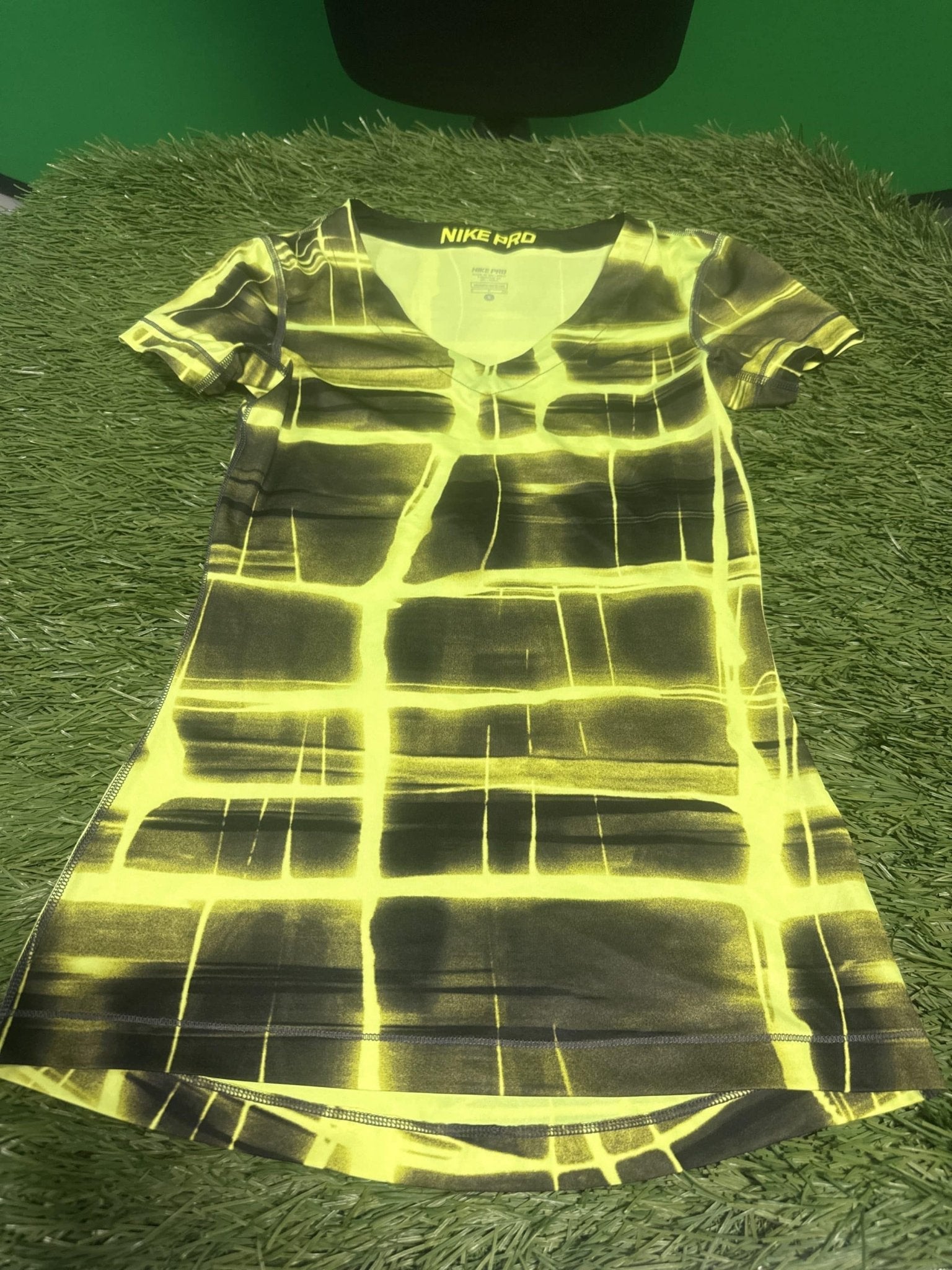 Nike Pro Women's Training Top - kitround kitround product