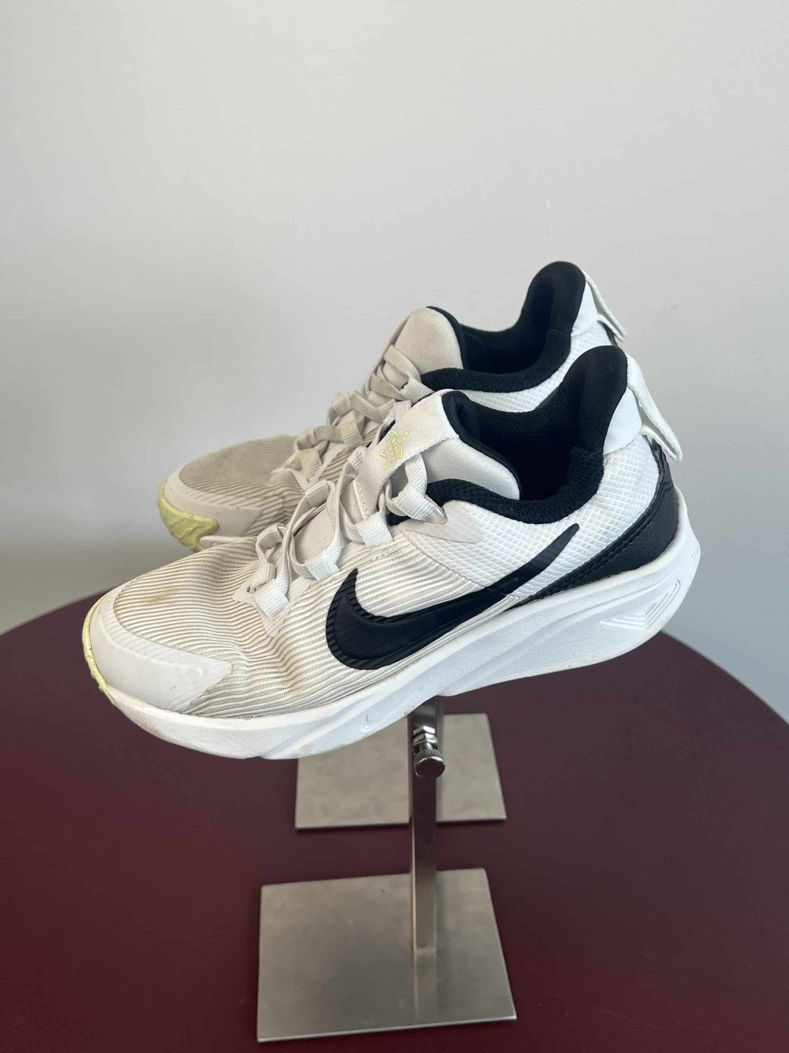 Nike Running Trainers - White and Black - kitround kitround product