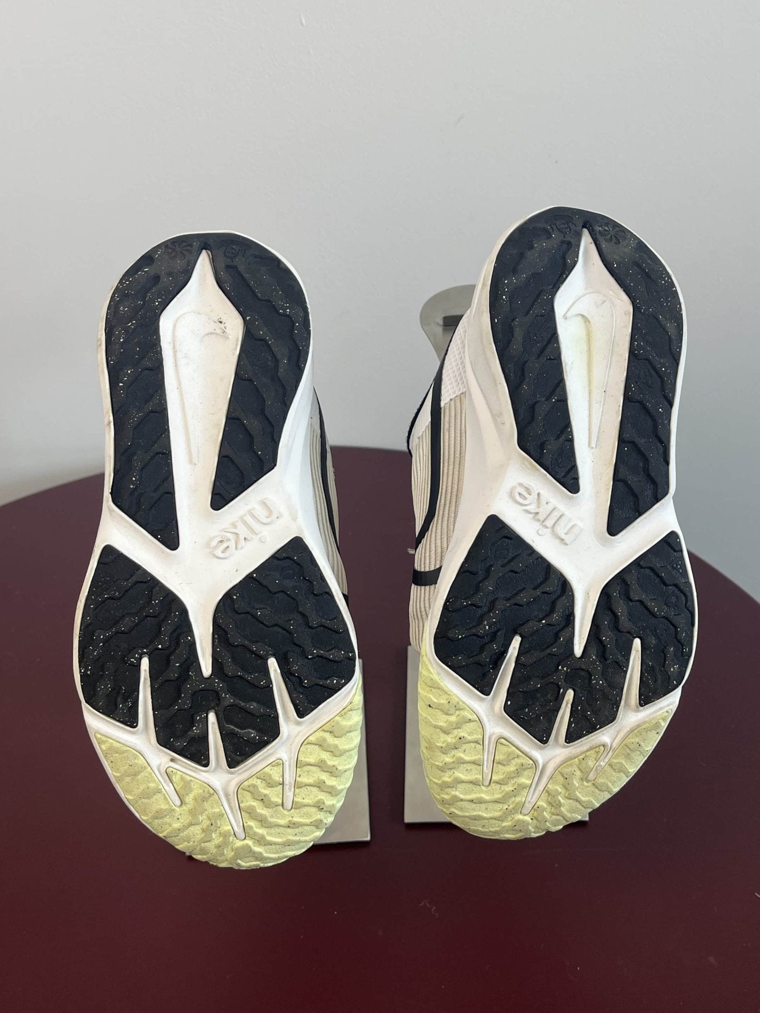 Nike Running Trainers - White and Black - kitround kitround product