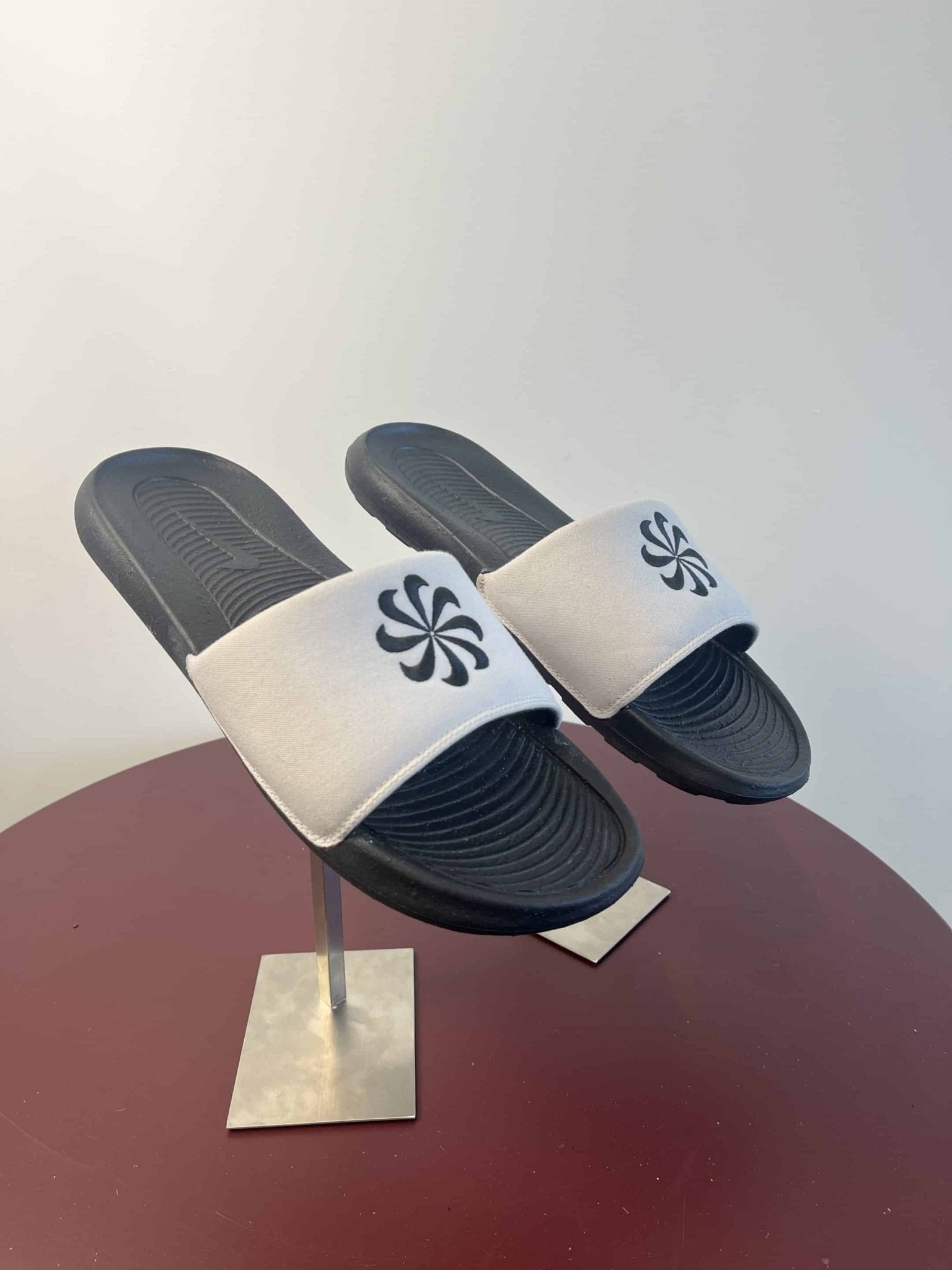 Nike Sliders - kitround kitround product