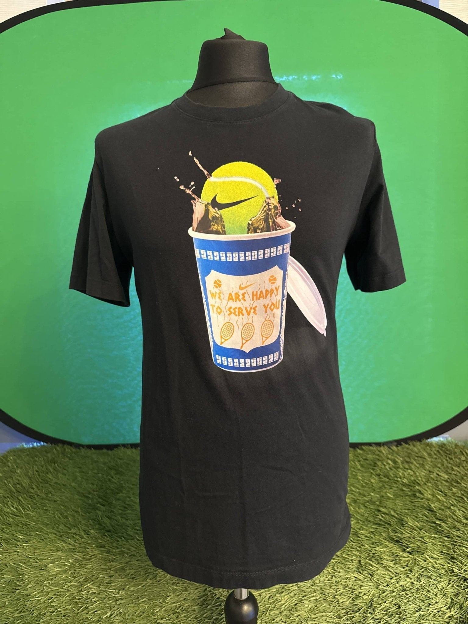 Nike Tennis Graphic T-Shirt - kitround Foxhills product