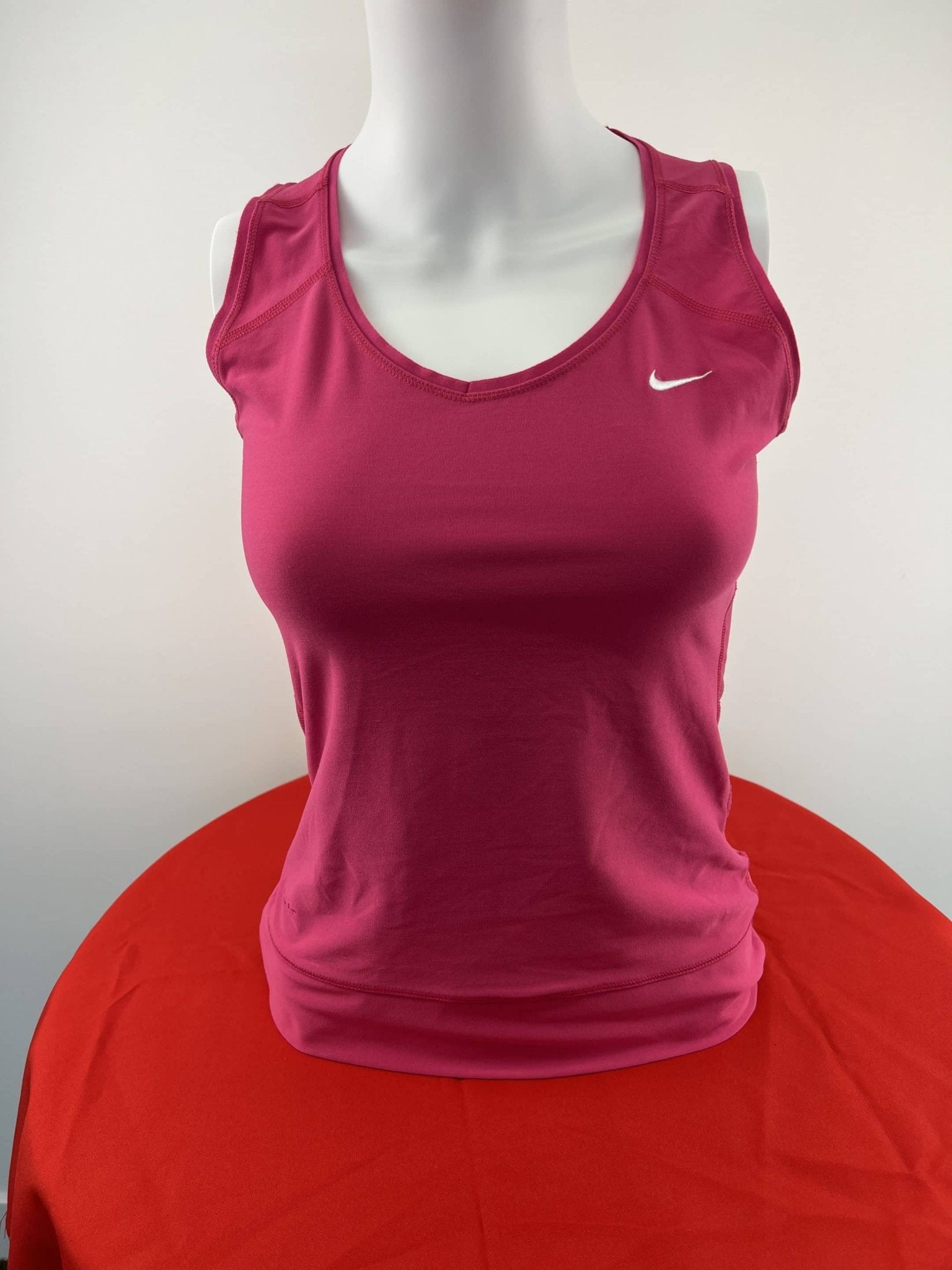 red nike vest womens