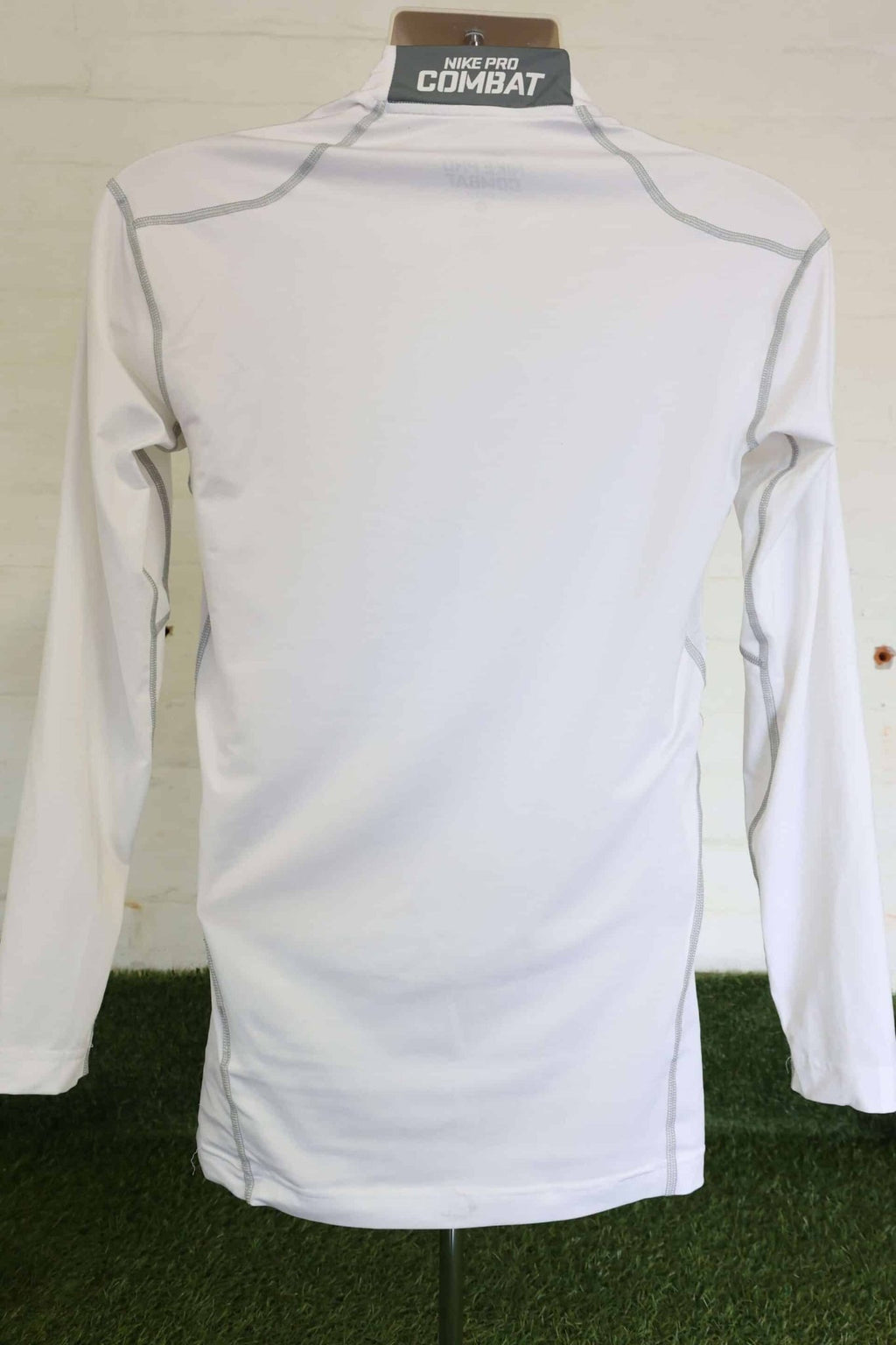 Pair of Men's Nike Long - Sleeved Underlayers - kitround kitround product