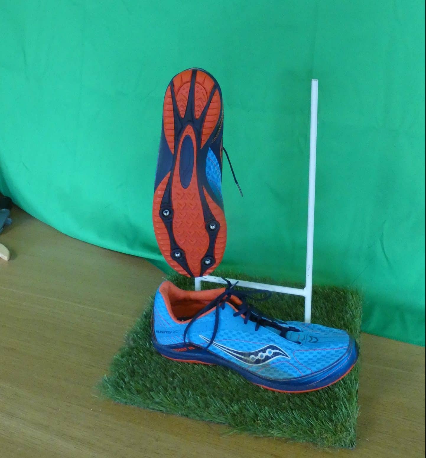 Pair of Men's Saucony Running Shoes - kitround kitround product