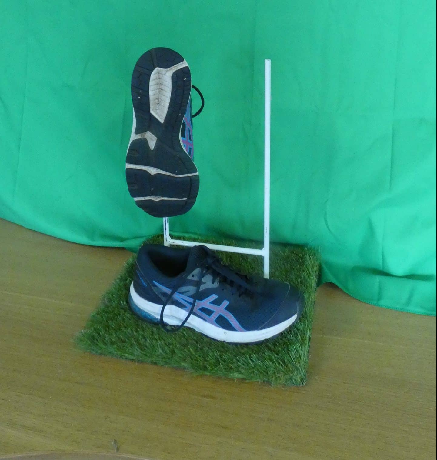 Pair of Women's Asics Trainers - kitround kitround product