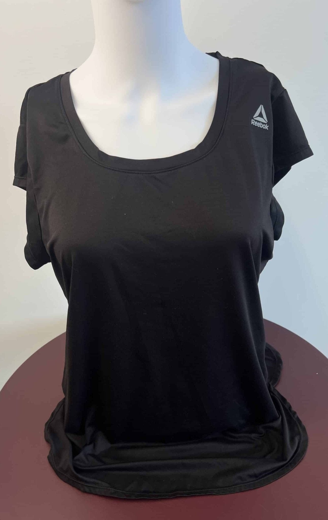 Reebok Women's Black T-Shirt - kitround kitround product