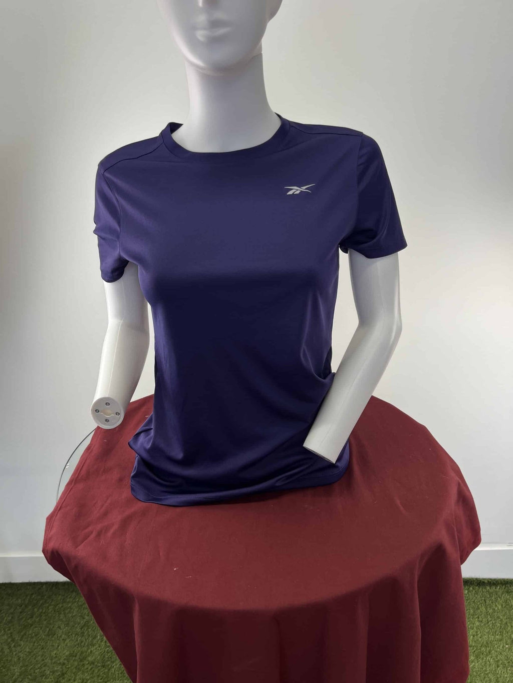Reebok Women's T-Shirt Purple - kitround kitround product