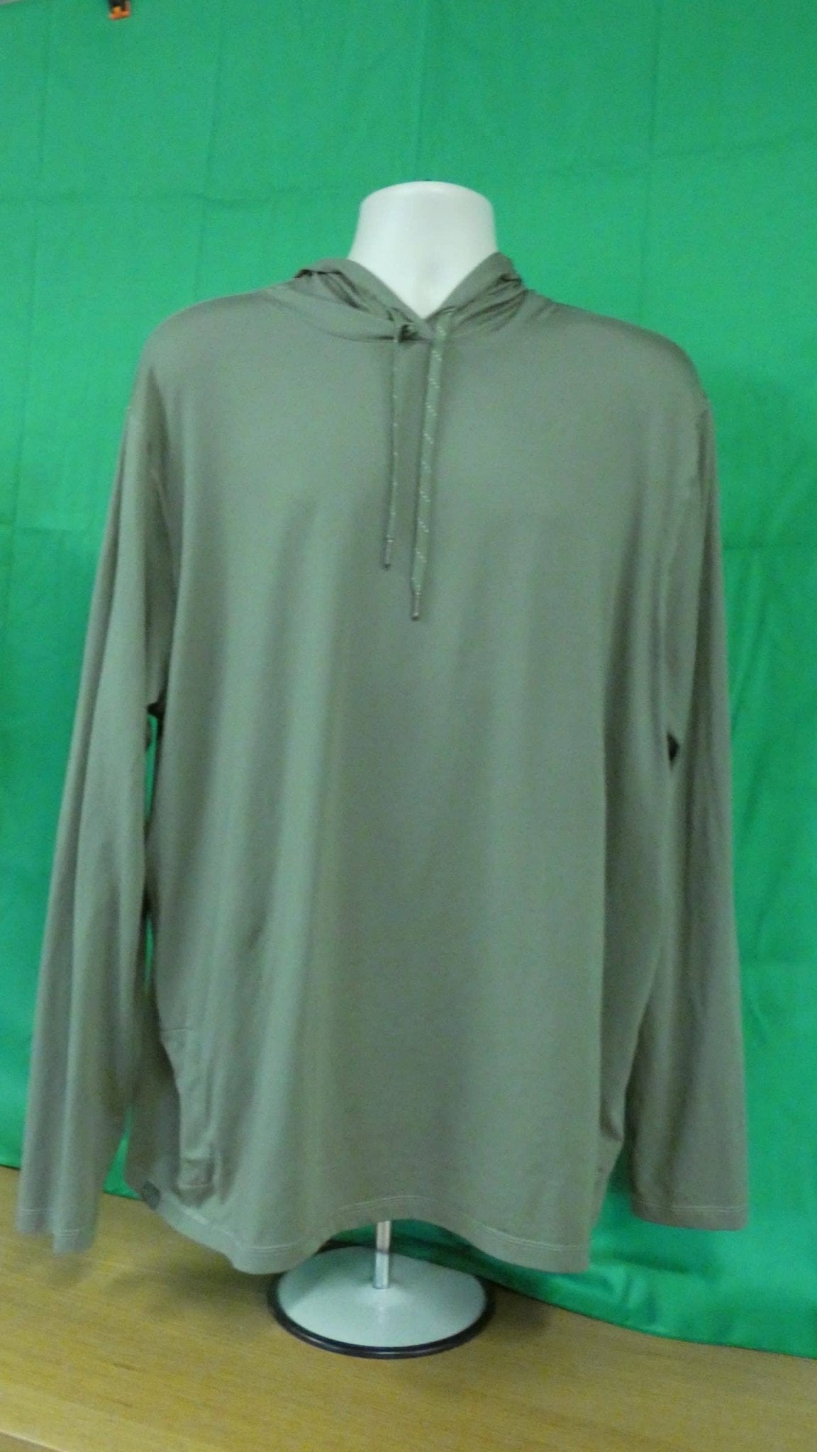 Two Puma Training Tops - kitround kitround product