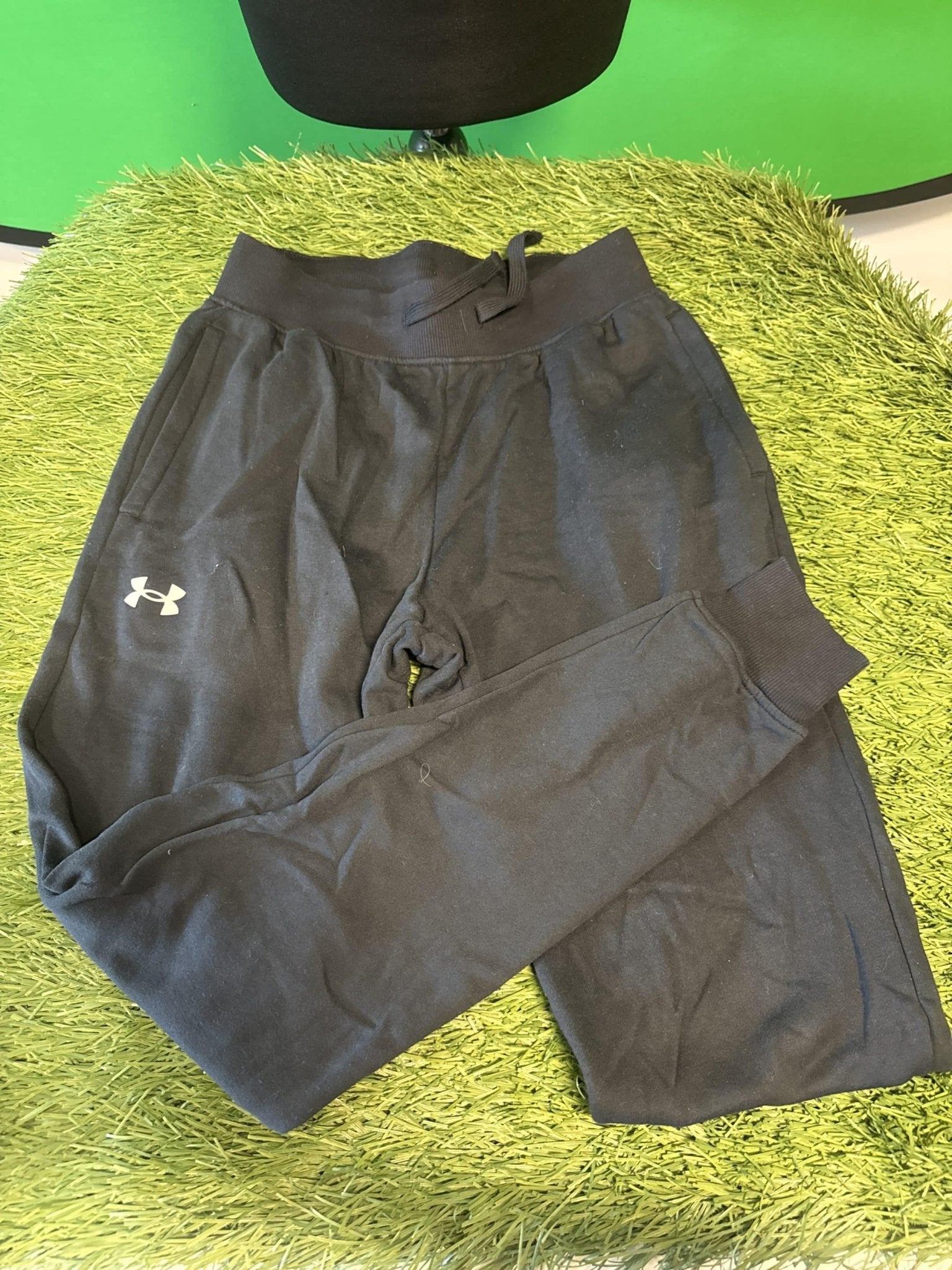 Under Armour Black Jogging Bottoms - kitround kitround product