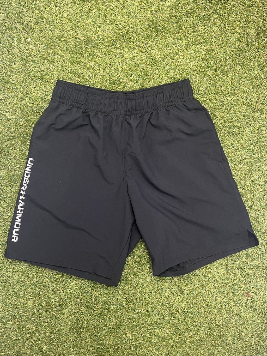 Under Armour Black Shorts - kitround kitround product