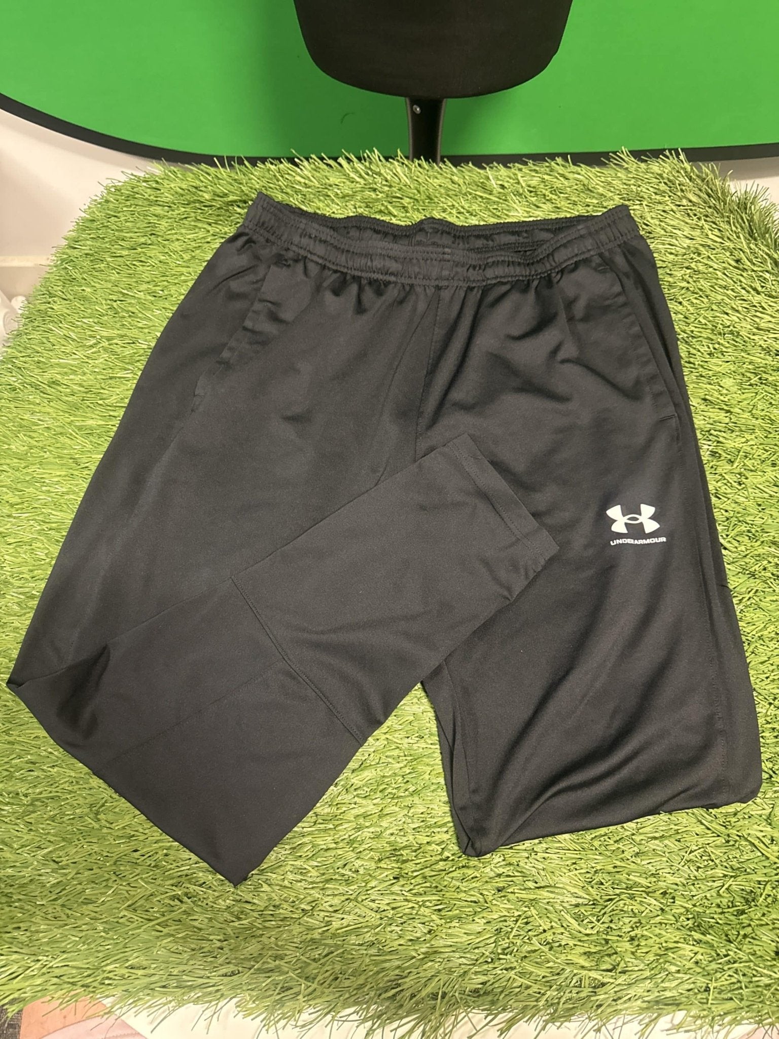 Under Armour Black Tracksuit Bottoms - kitround kitround product