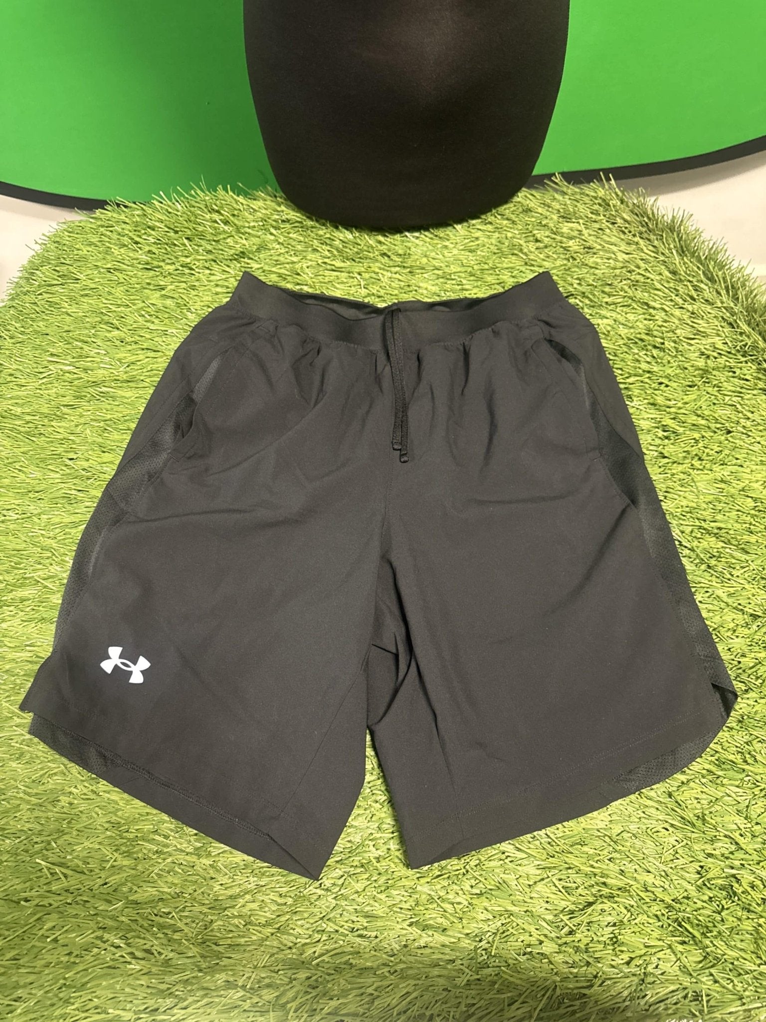 Under Armour Black Training Shorts - kitround kitround product