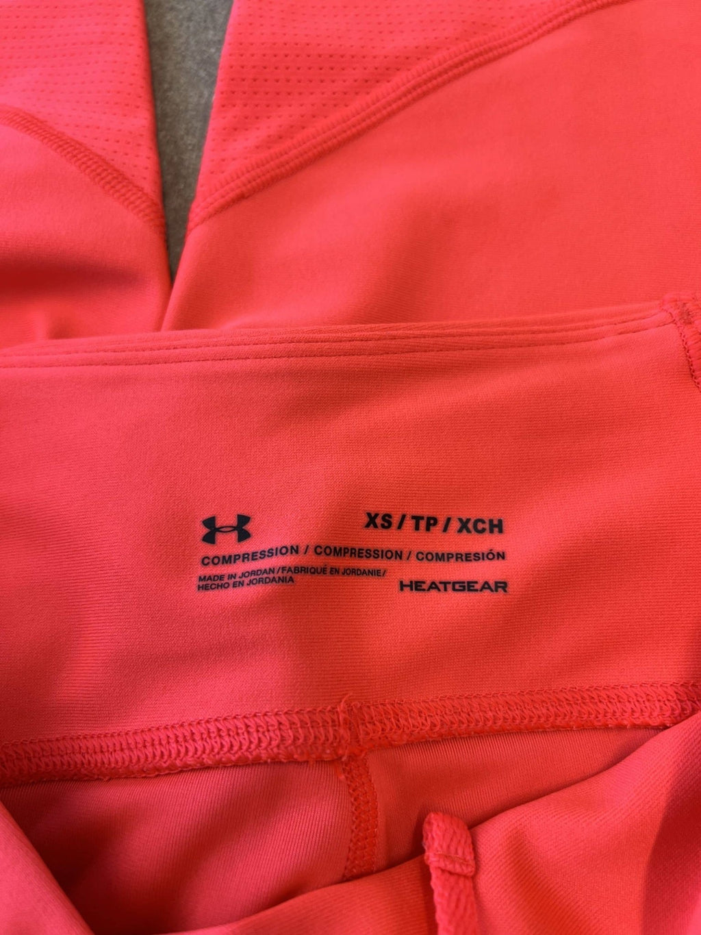 Under Armour HeatGear Compression Cropped Leggings - kitround kitround product