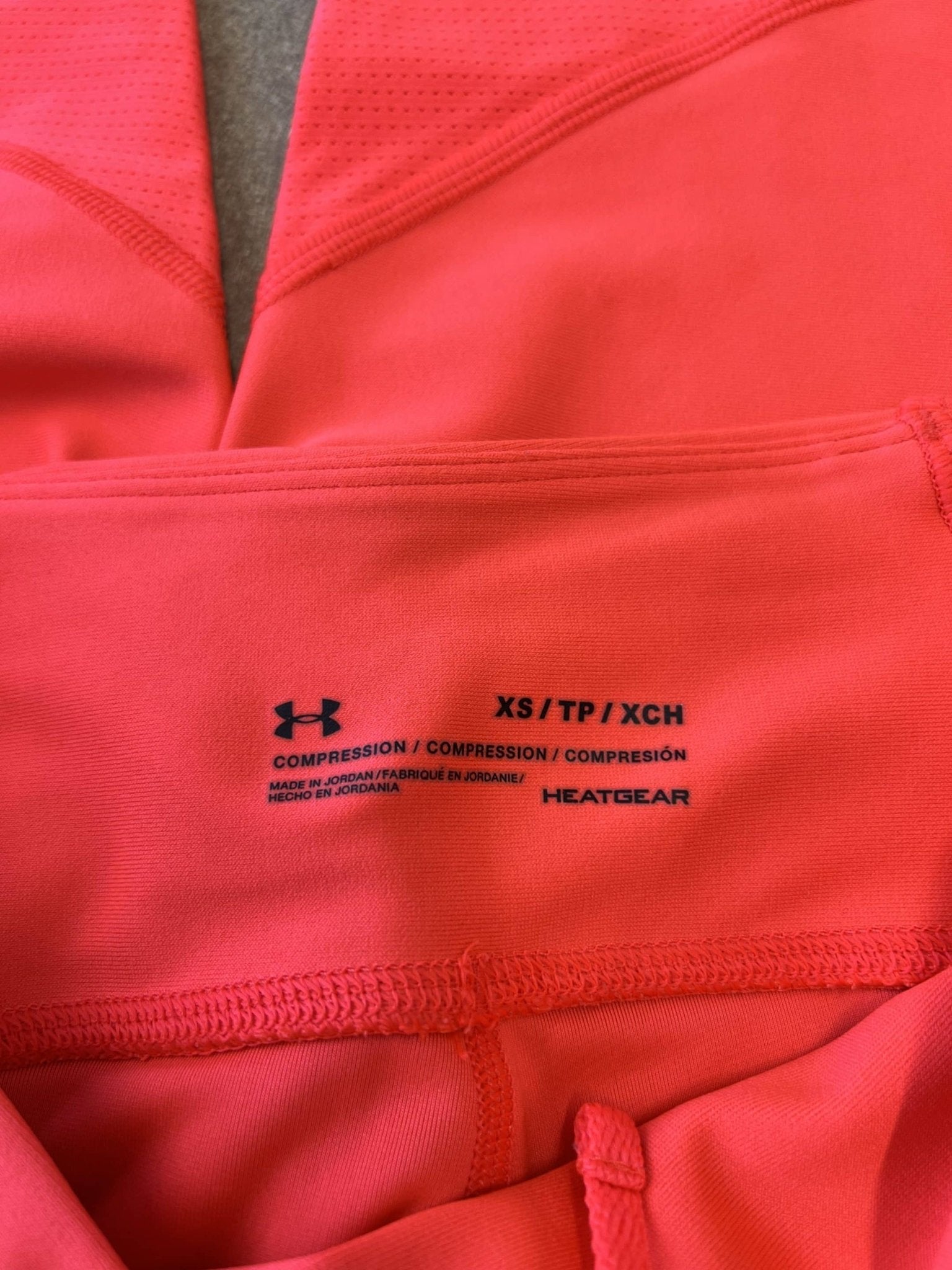 Under Armour HeatGear Compression Cropped Leggings - kitround kitround product