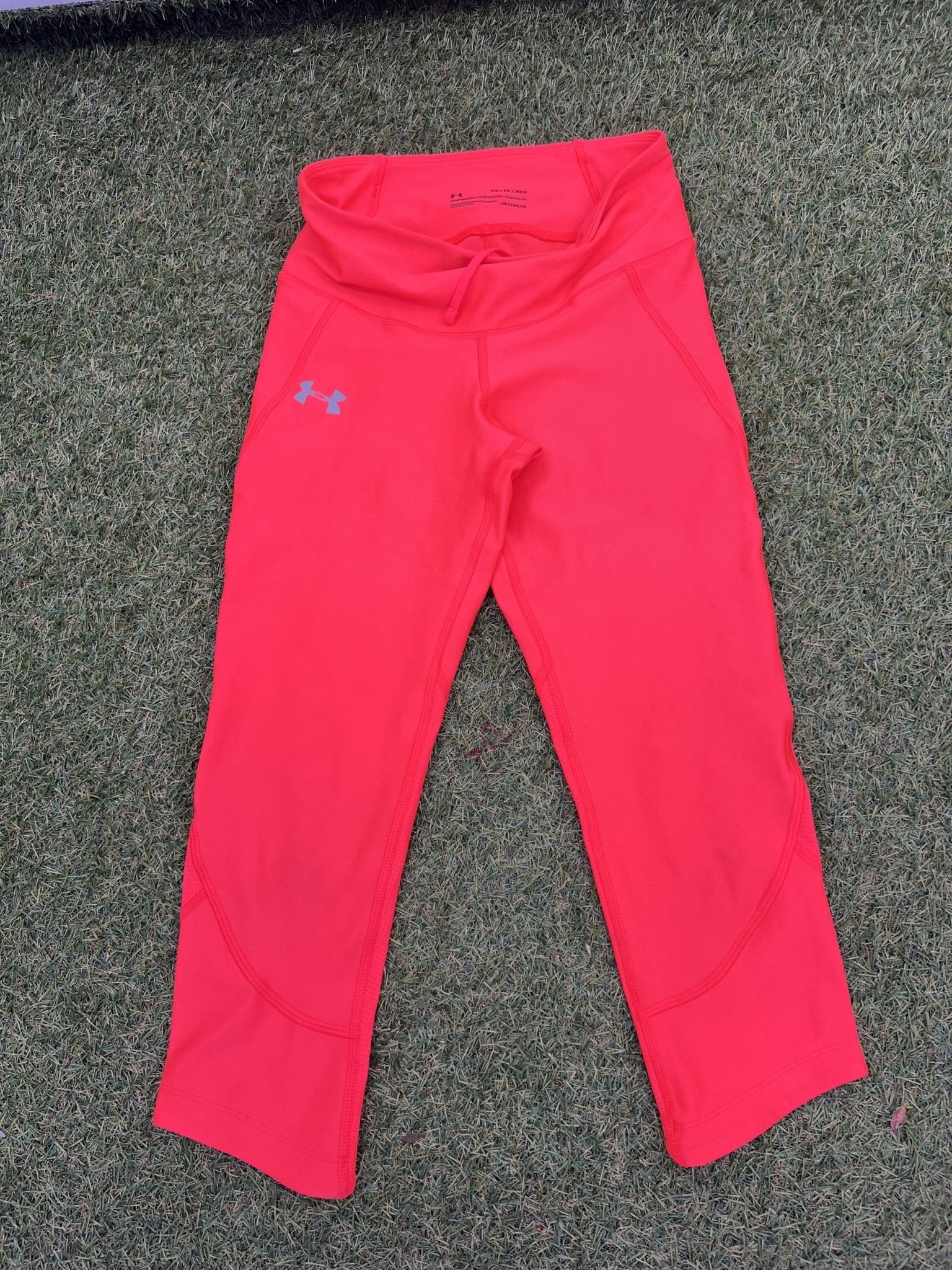 Under Armour HeatGear Compression Cropped Leggings - kitround kitround product
