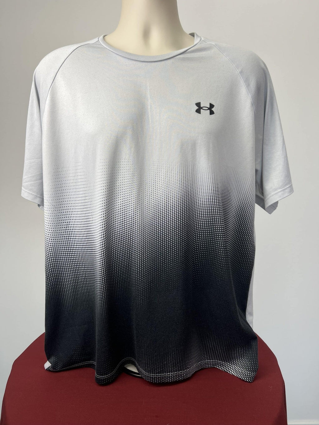 Under Armour Men's Athletic T-Shirt - kitround kitround product