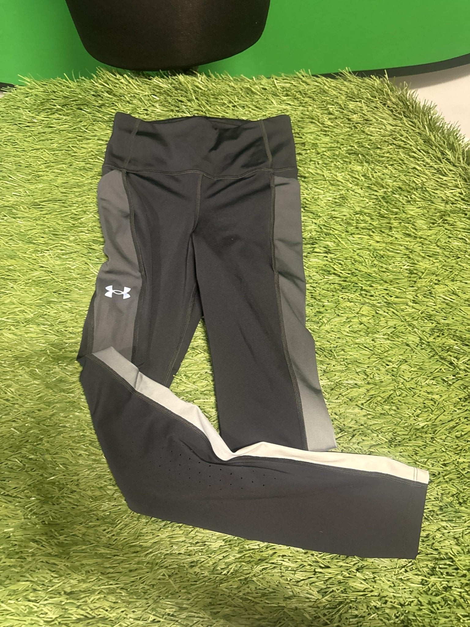 Under Armour Women's Black & Grey Leggings - kitround kitround product