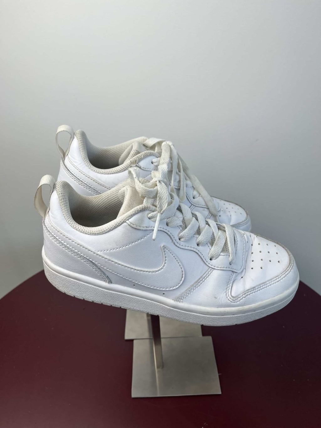 White Nike Trainers - kitround kitround product