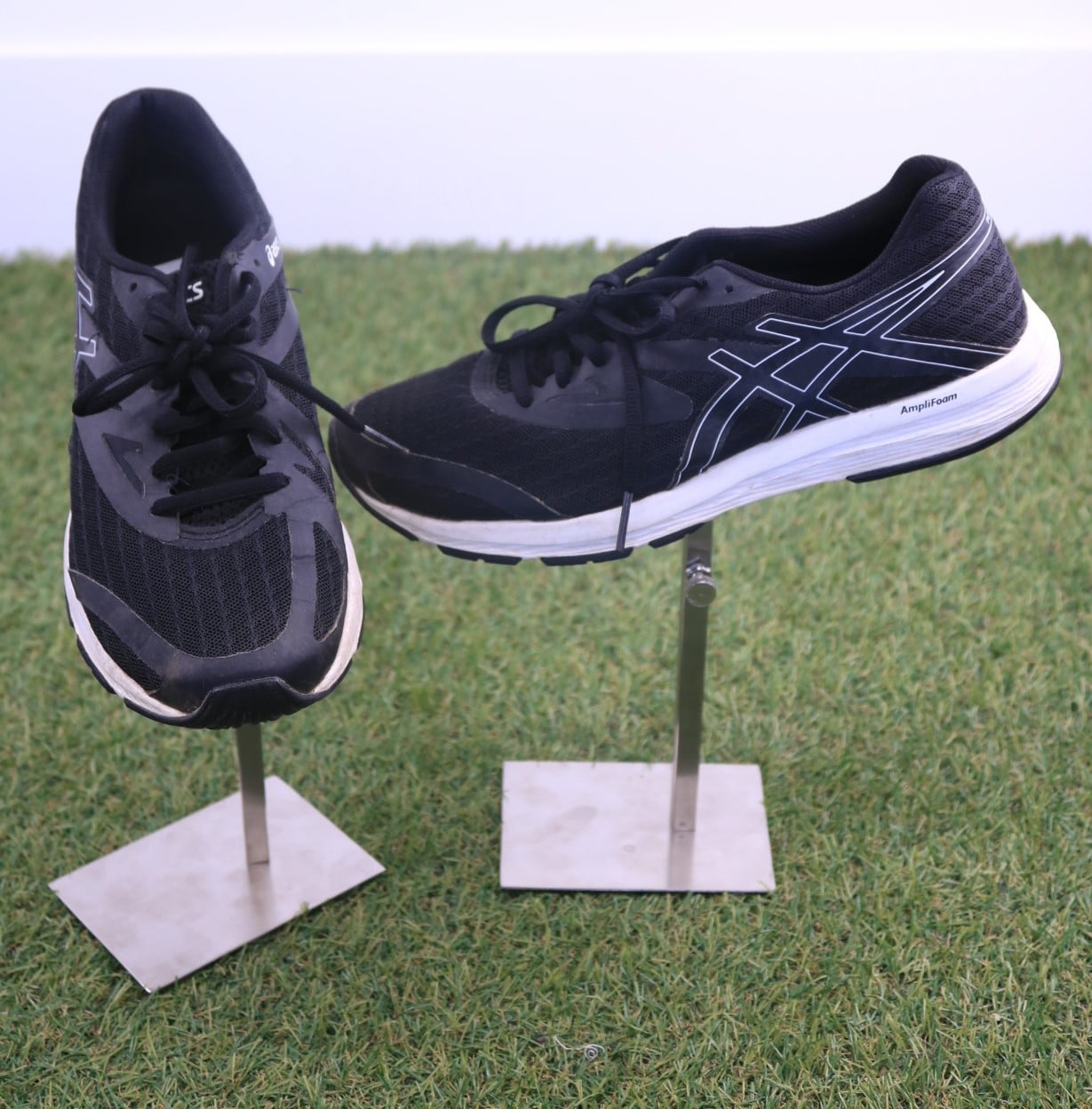 Women's Asics AmpliFoam Running Trainers - kitround kitround product