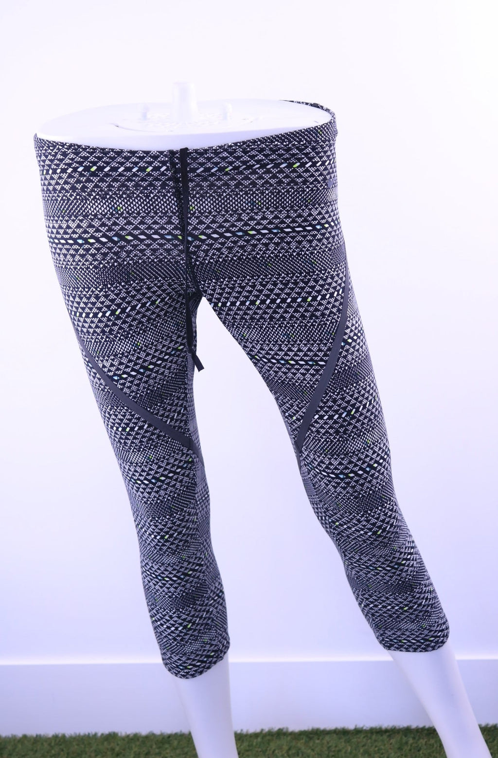 Women's Nike Dri - Fit Capri Leggings - kitround kitround product