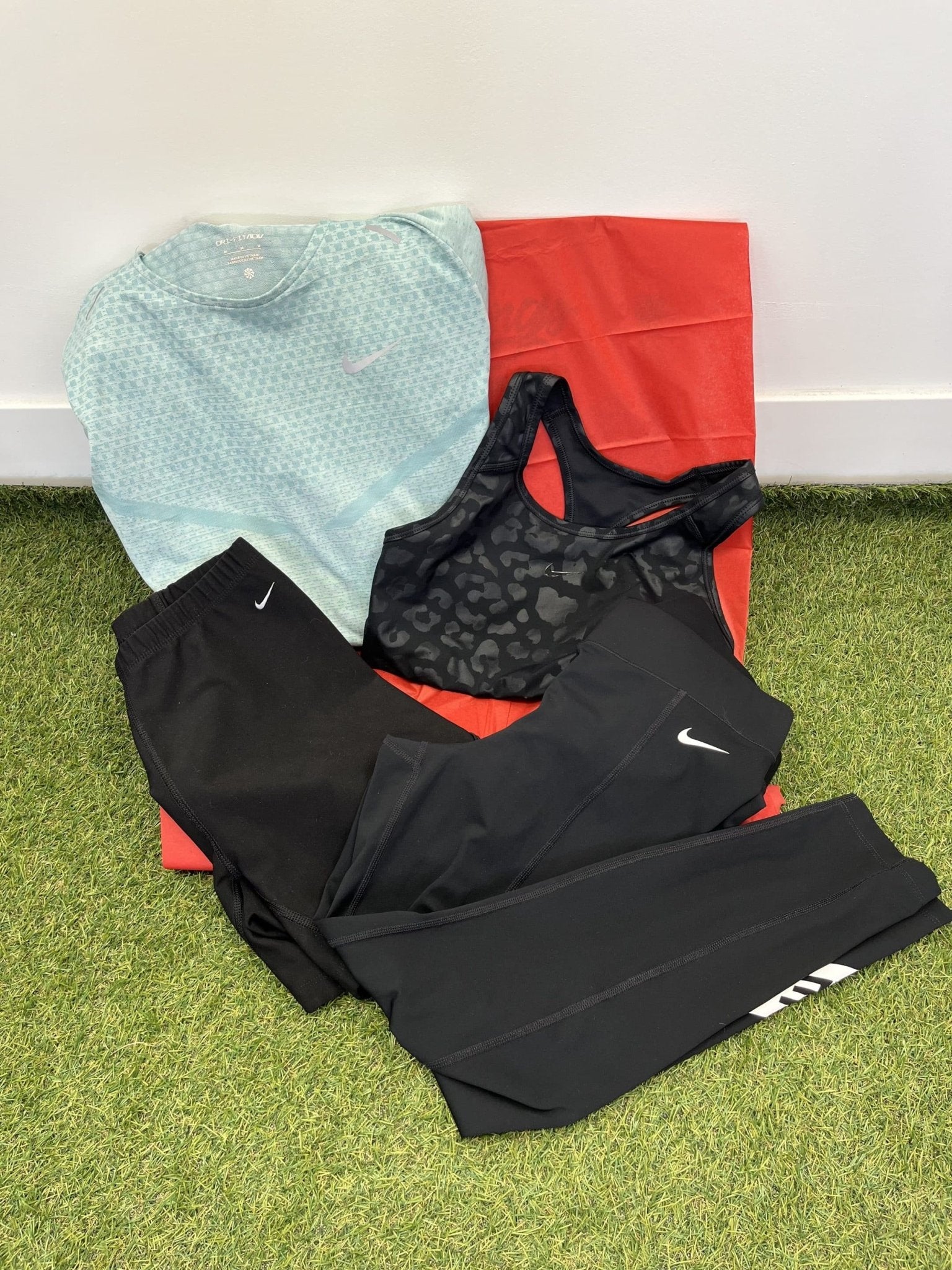 Women's Nike Gift Box Medium - kitround kitround product