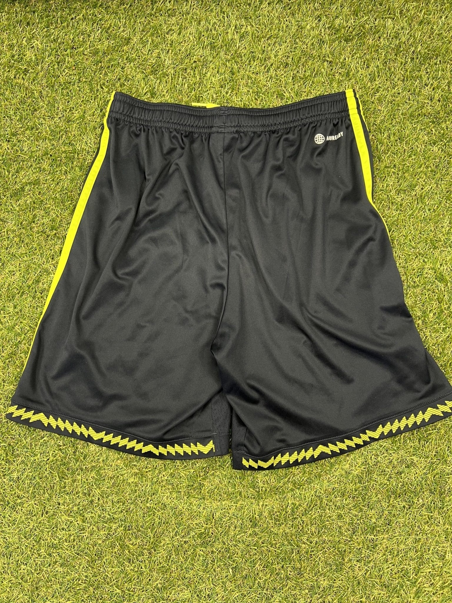 Youth’s Manchester United adidas Shorts Age 15 - 16yrs - kitround kitround product