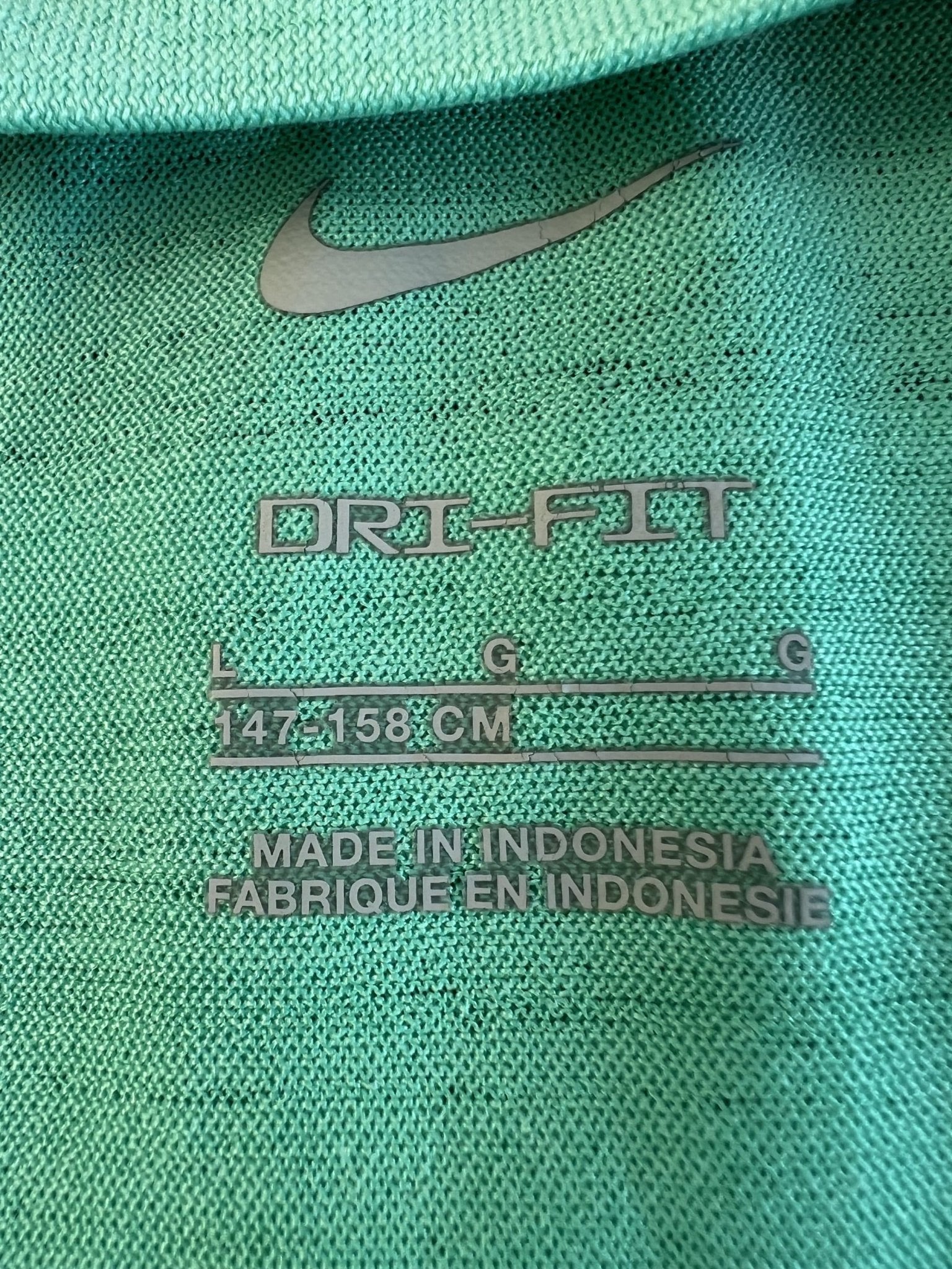 Youth’s Nike Green Sports T-Shirt Age 14 - 16 - kitround kitround product