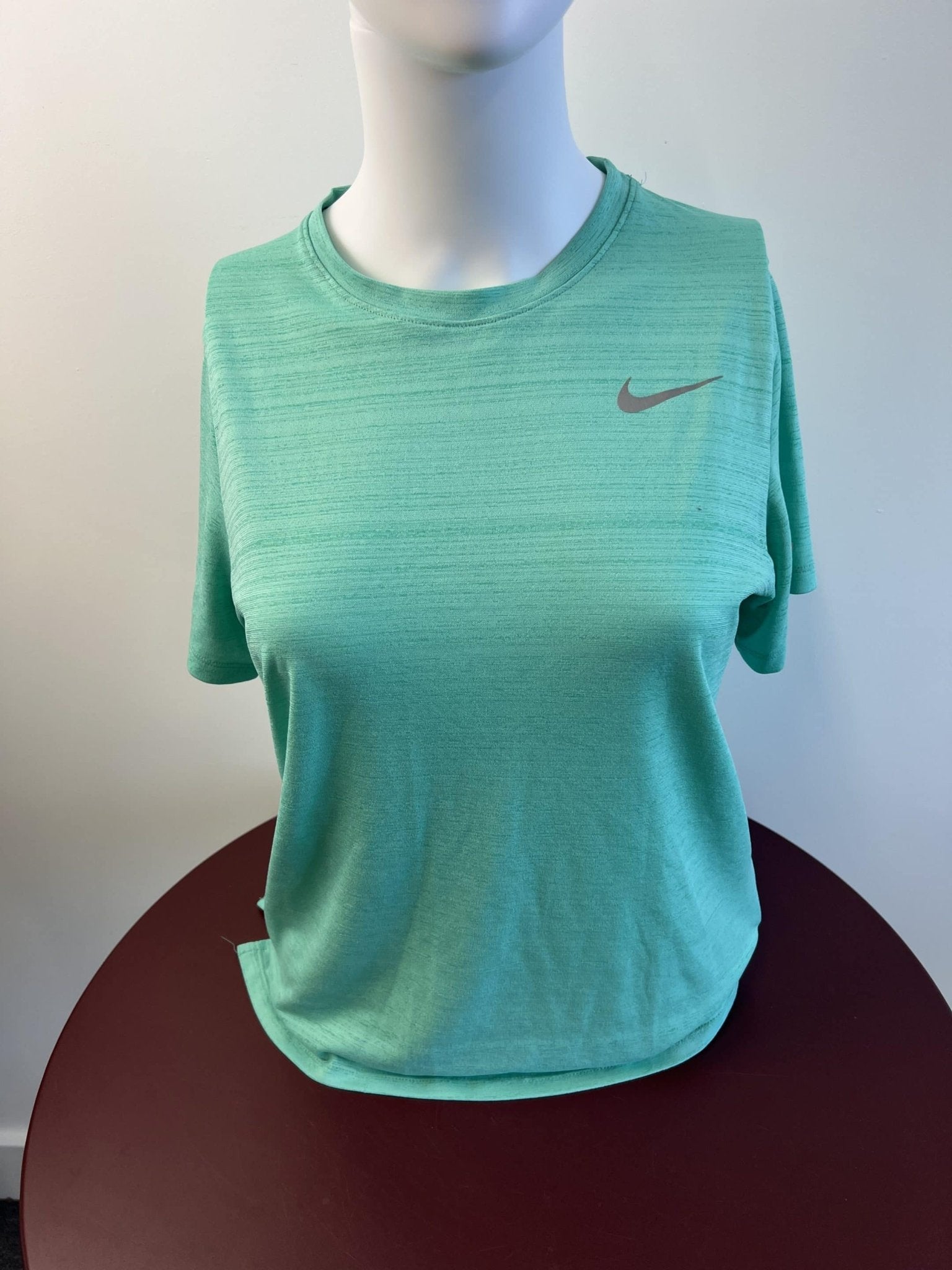 Youth’s Nike Green Sports T-Shirt Age 14 - 16 - kitround kitround product