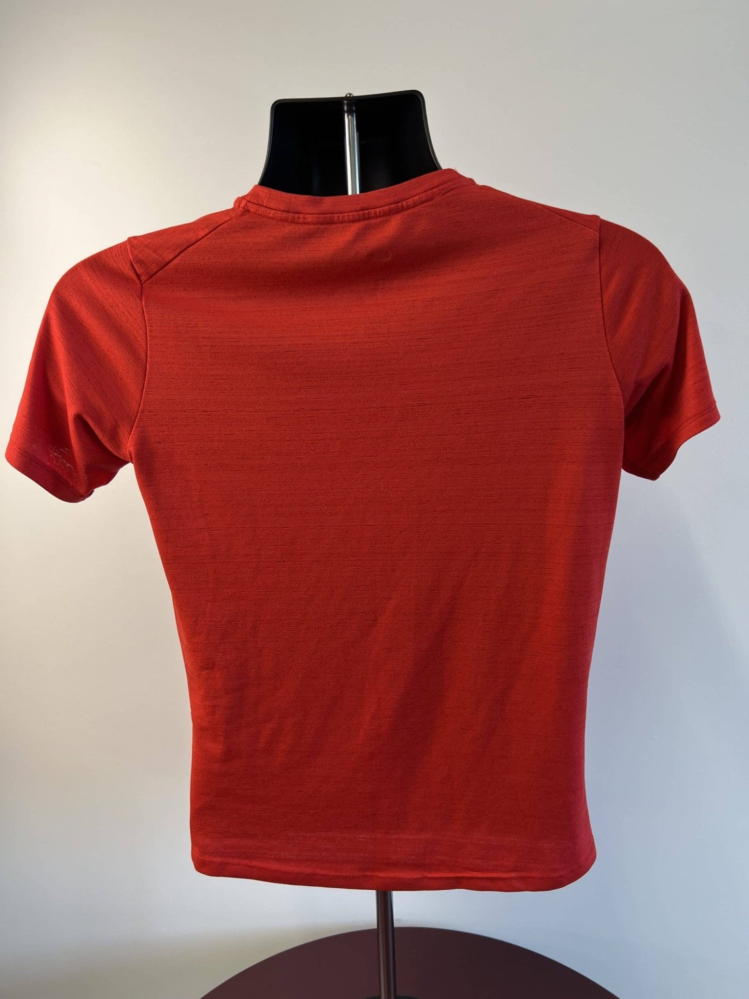 Youth's Nike Red Sports T-Shirt Age 14 - 16 - kitround kitround product