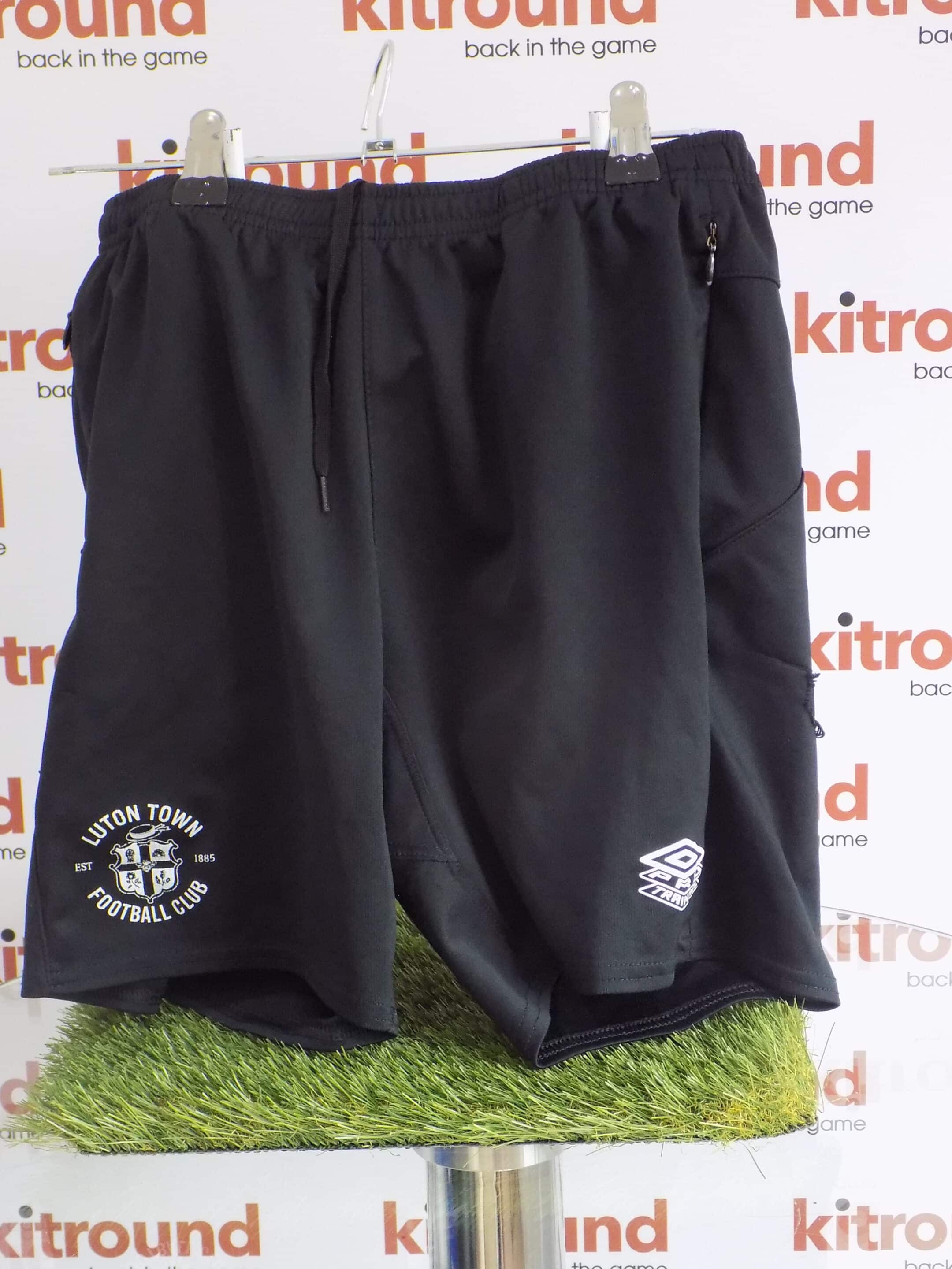 Men’s Umbro Luton Town Football Shorts