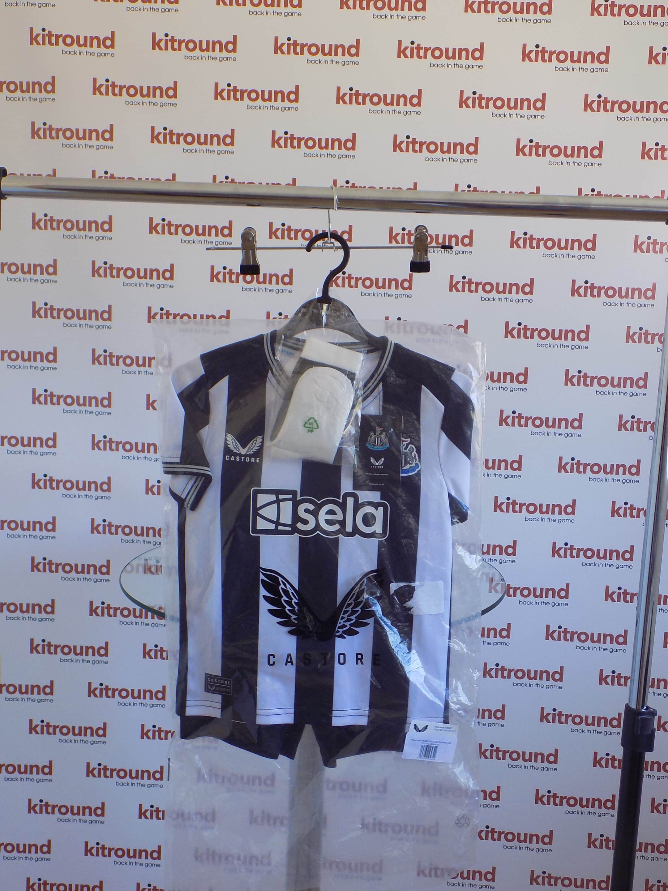 Kids Newcastle United Home Kit