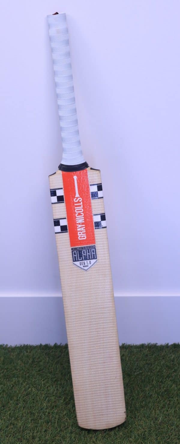 Gray Nicholls Junior Cricket Bat 31.5" Long Size 6 - Image 2