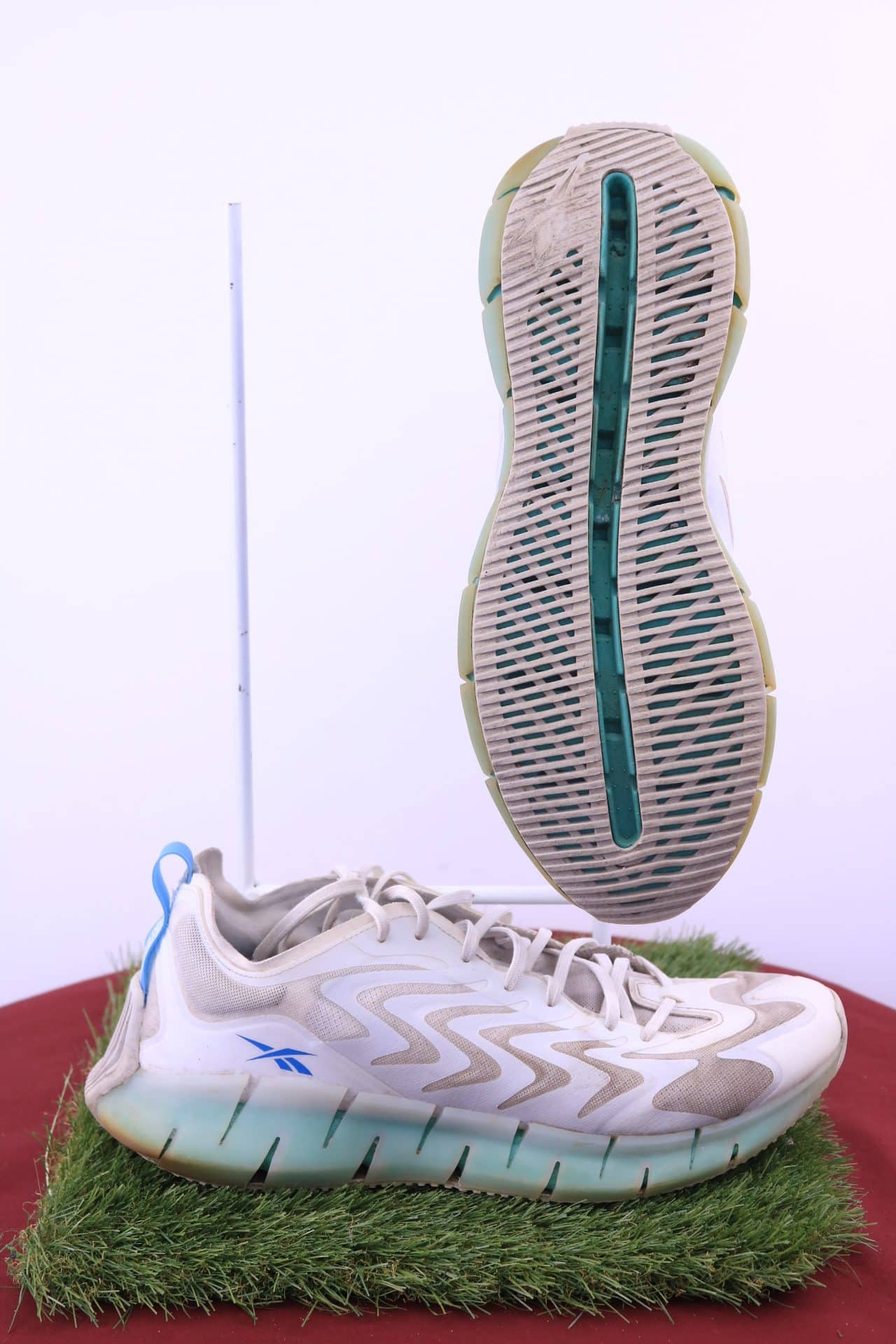 Reebok Zig Kinetica 21 Running Trainers