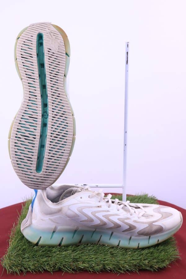 Reebok Zig Kinetica 21 Running Trainers - Image 2
