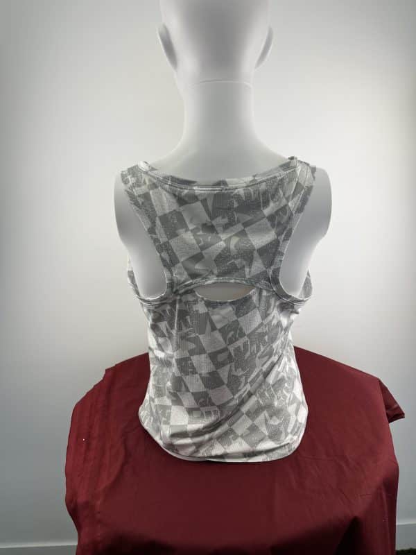 Nike Sleeveless Sports Top - Image 2