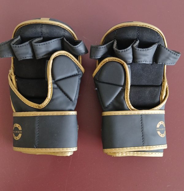 RDX Kara Boxing Gloves - Size S/M - Image 2