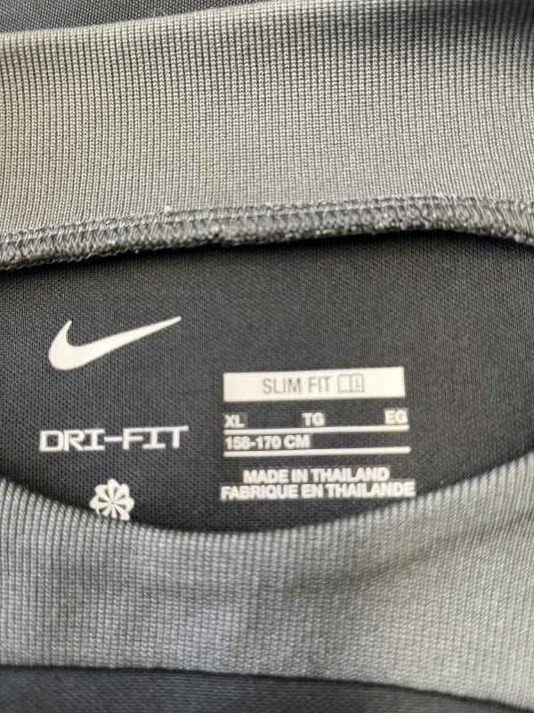 Youth's Nike Black Short-Sleeve T-Shirt Size 13-15 yrs - Image 2