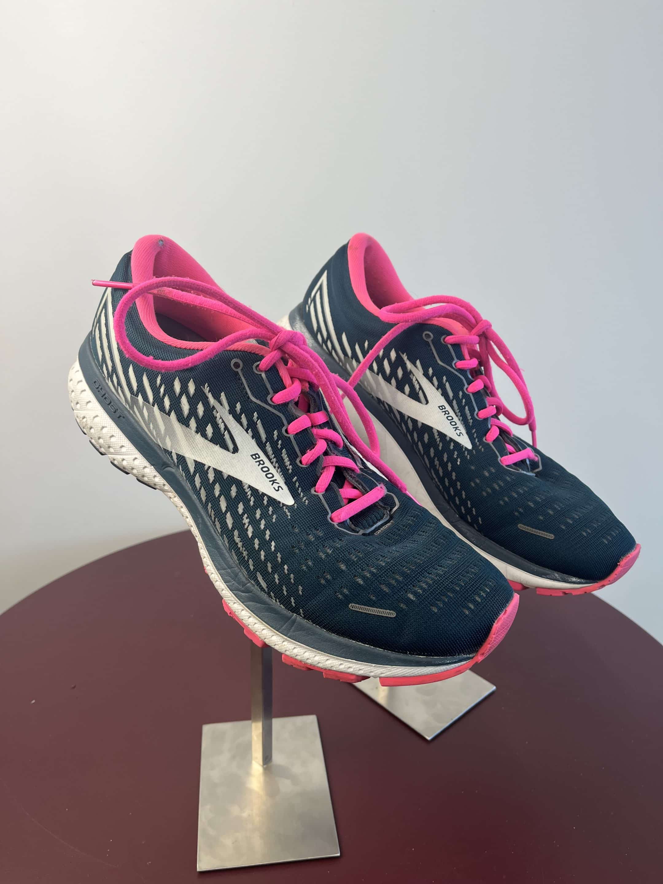 Brooks Running Shoes – Dark Blue with Pink Accents