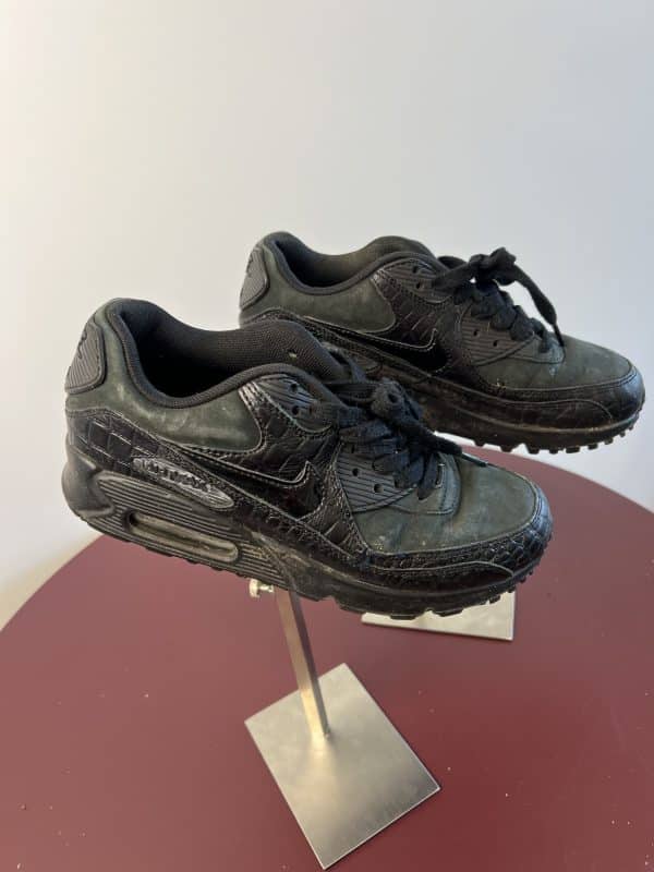 Kid's Nike Air Max Trainers - Image 2