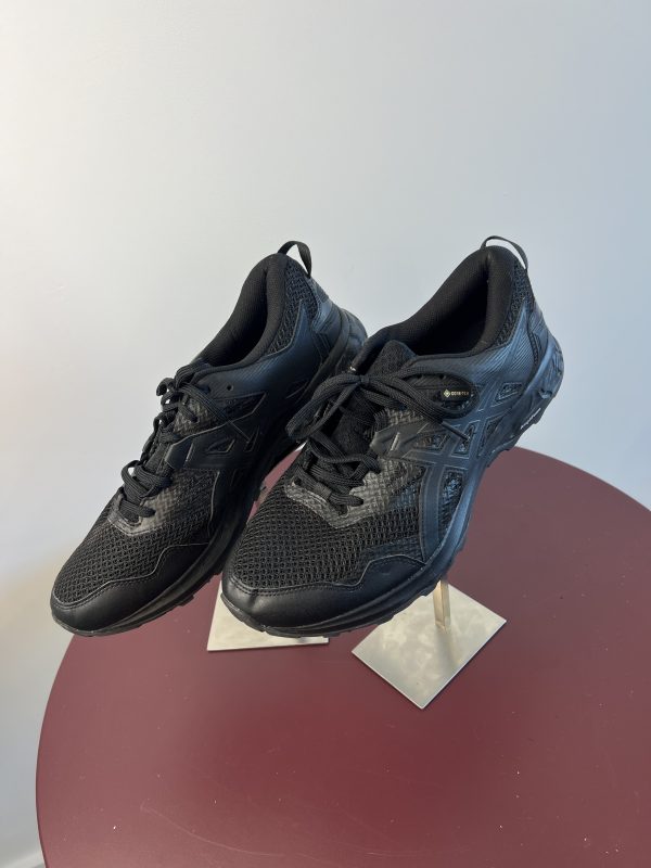 Men's Asics Black Running Trainers - Image 2