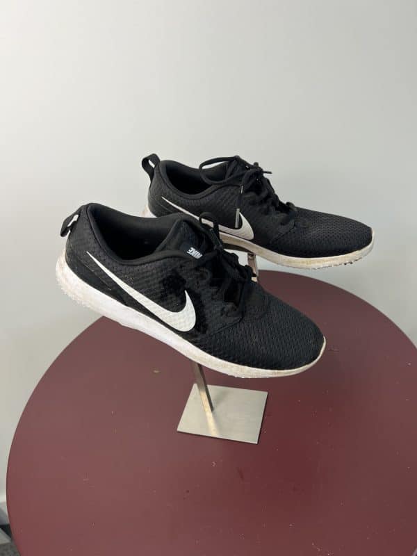 Nike Black Golf Trainers - Image 2
