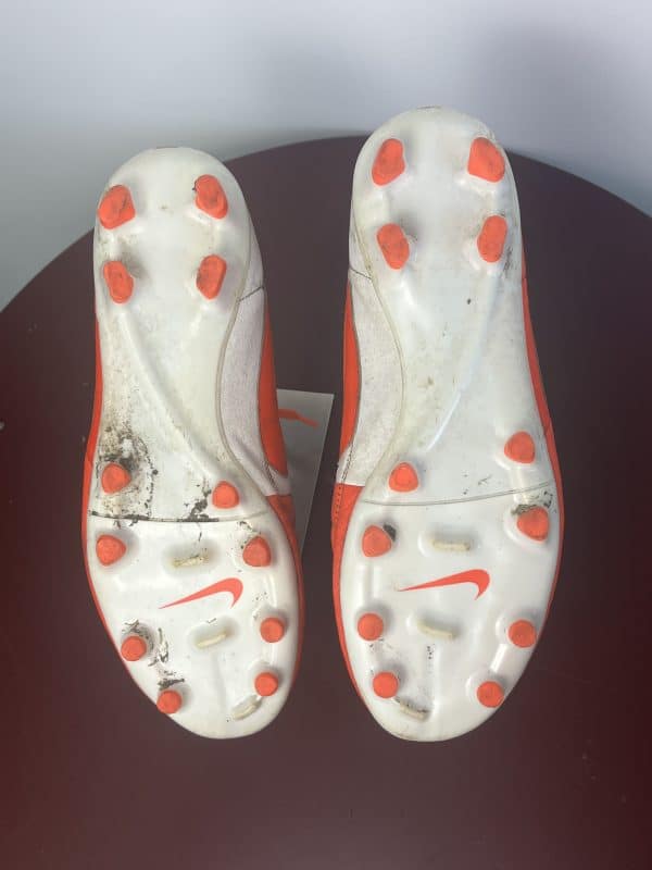 Nike Tiempo football boots - Image 4